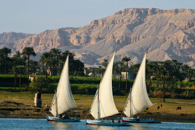 tour to Banana Island from Luxor