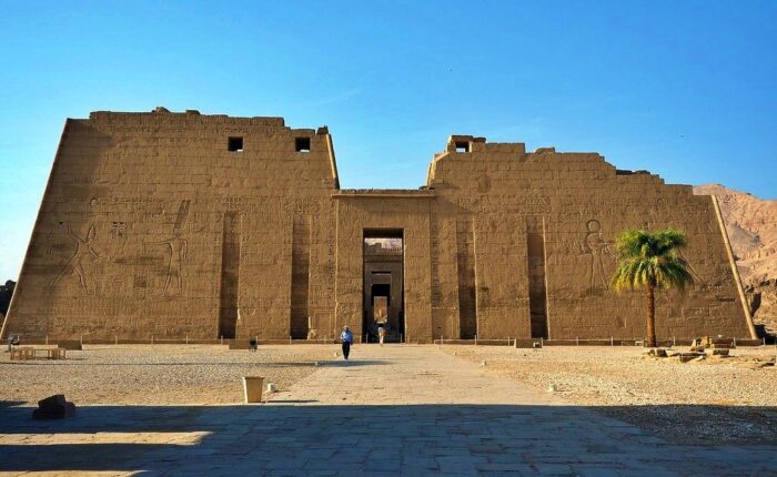 Madinat-Habu-Temple-in-Luxor