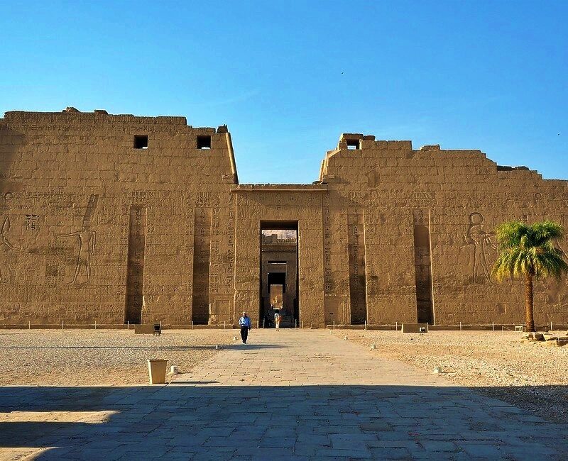 Madinat-Habu-Temple-in-Luxor