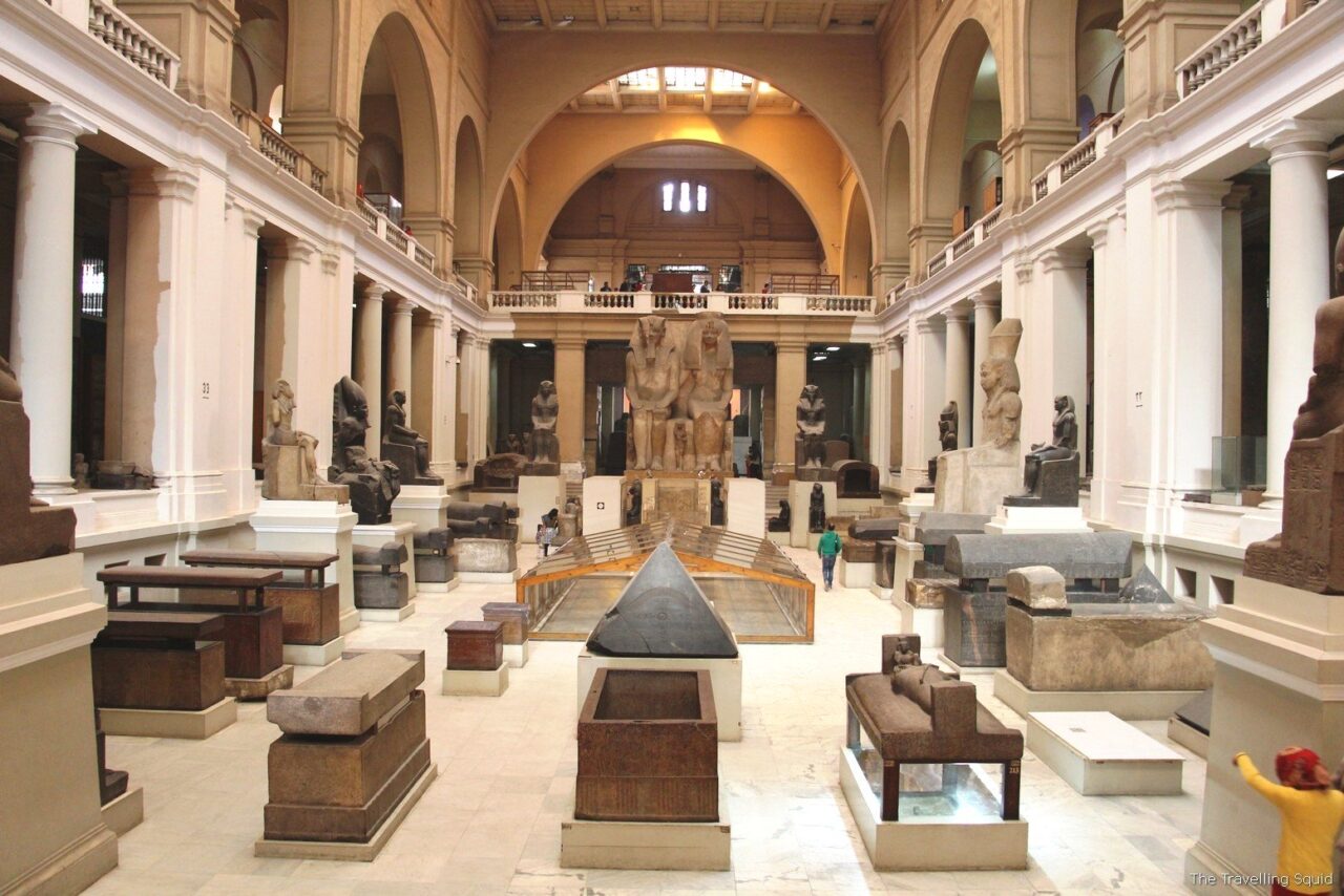 Main-Hall-of-the-Egyptian-Museum-of-Antiquities-in-Cairo