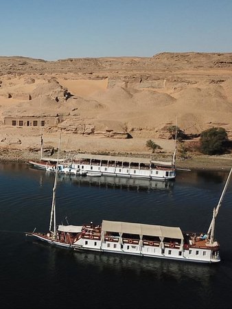 Dahabiya-in-Edfu