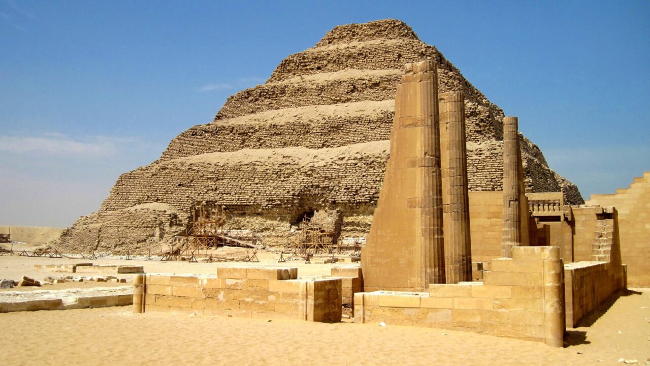 Private-Half-Day-Tour-Memphis-and-Sakkara.