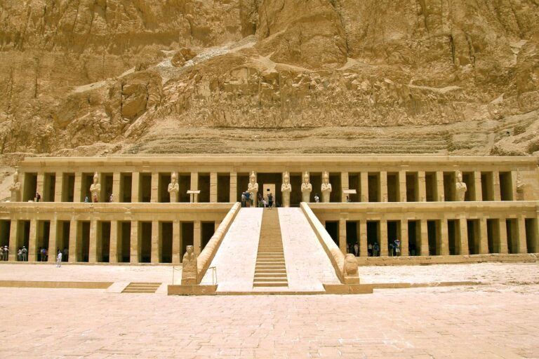 Temple_of_Hatshepsut_Deir_el-Bahari_Luxor_Egypt
